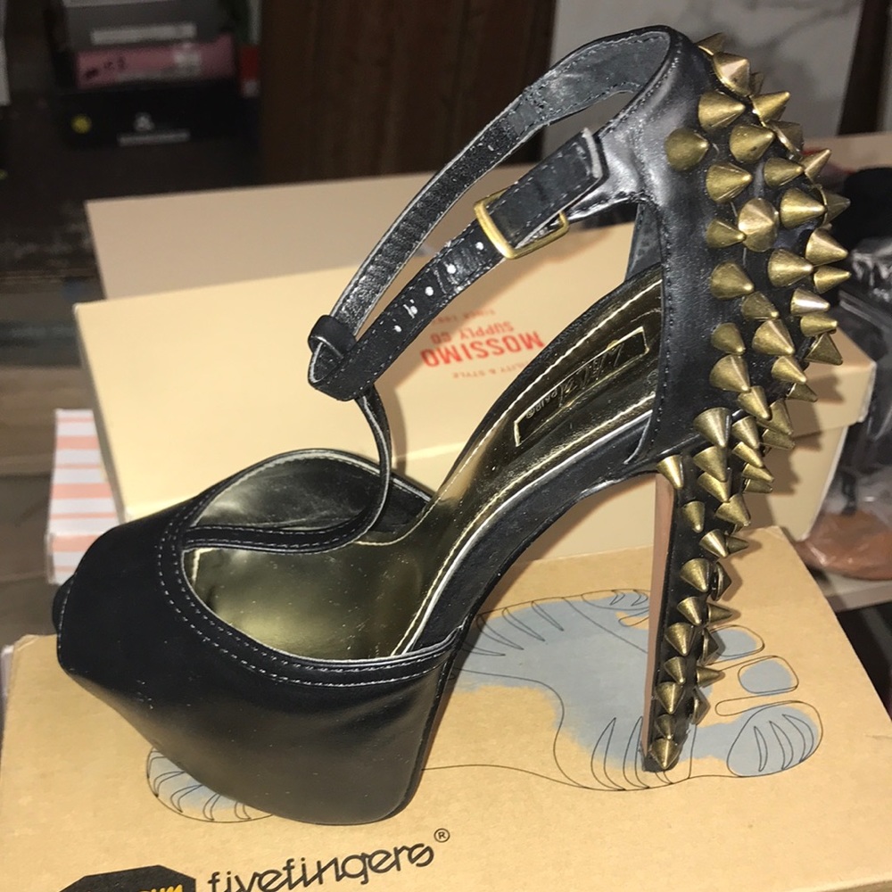 Wild pair spiked heel